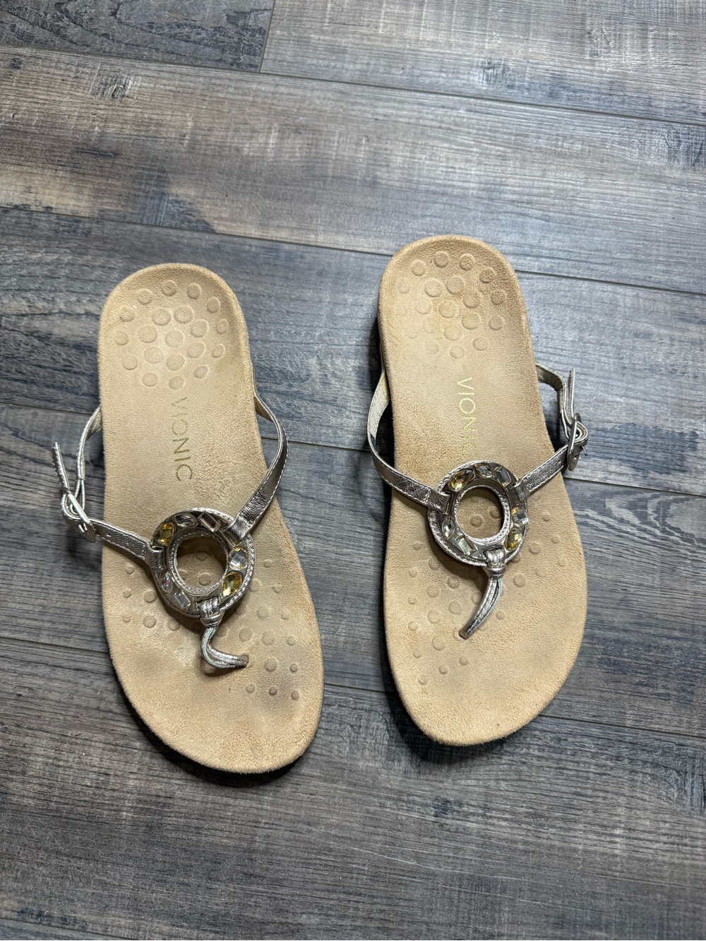 Vionic Metallic Thong Sandals with Decorative Ring Accent Jewels Women's Size 9